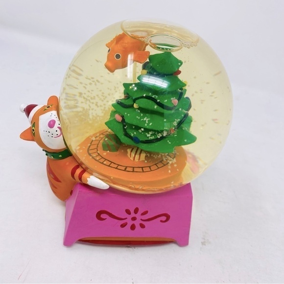 Department 56 Cat On The Goldfish Bowl Musical Snow Globe 1994 - Picture 3 of 8